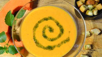 Крем-суп из тыквы с пшеничными сухариками