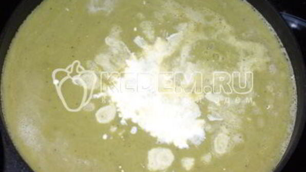 крем-суп из зеленого горошка и брокколи
