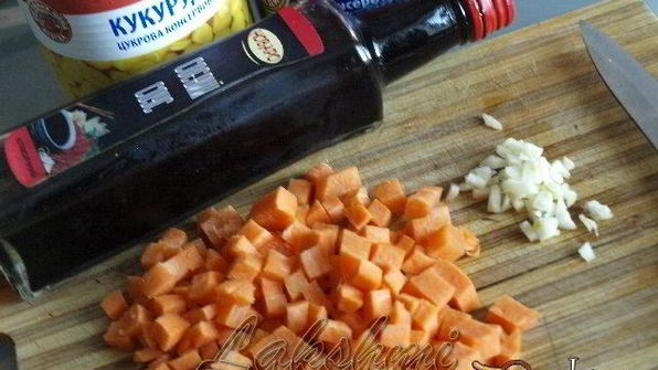 кубинский суп с курицей, рисом и бананами