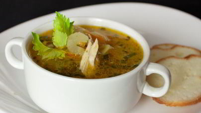 Куриный суп с сельдереем