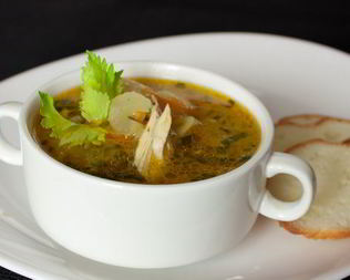 Куриный суп с сельдереем