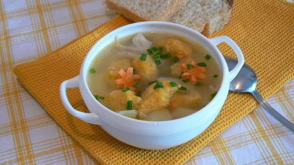 куриный суп с тыквенными клецками