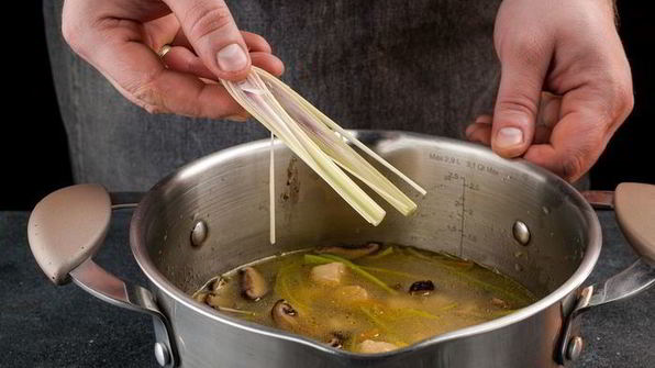 легкий суп с морскими гребешками и шиитаке