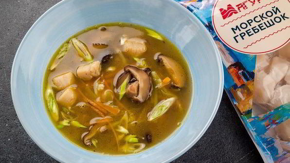 легкий суп с морскими гребешками и шиитаке