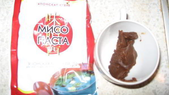мисо-суп с тофу и вакаме