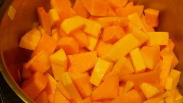 нежный осенний крем-суп с тыквой, каштанами и грибами