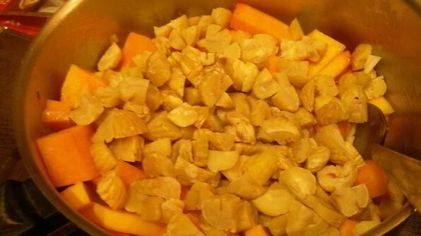 нежный осенний крем-суп с тыквой, каштанами и грибами