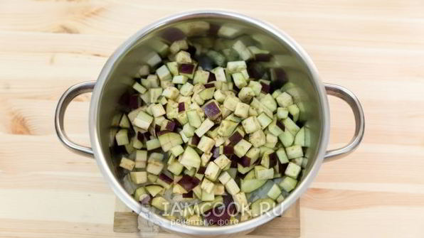 постный суп с баклажанами и нутом