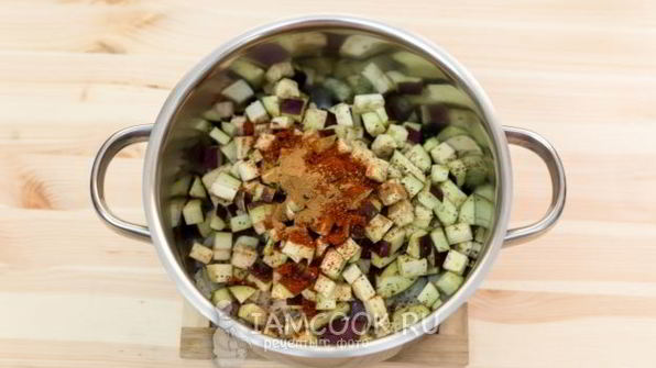 постный суп с баклажанами и нутом