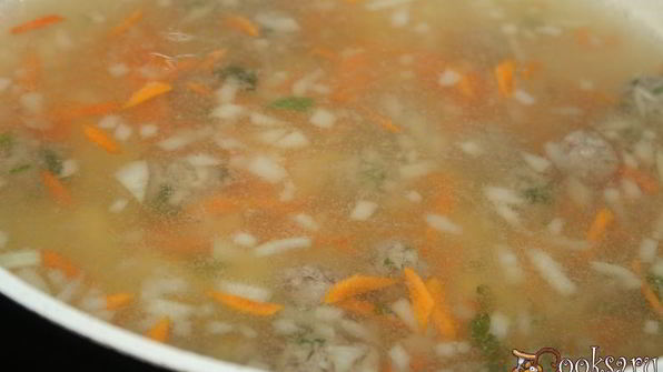 простой суп с индюшиными фрикадельками