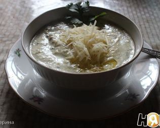 Сливочный крем-суп с цуккини и шампиньонами