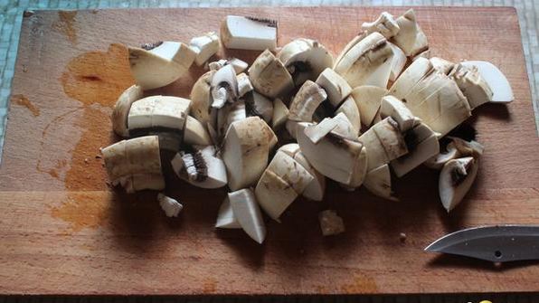 сливочный крем-суп с цуккини и шампиньонами