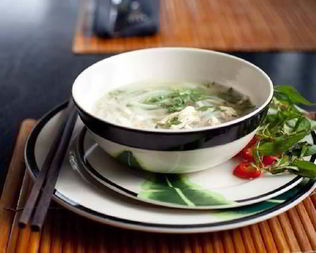 Сливочный суп-лакса с курицей