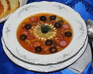 Солянка сборная мясная