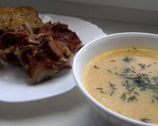 Гороховый суп-пюре с копченностями