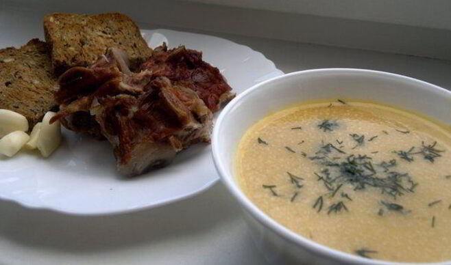 Гороховый суп-пюре с копченностями