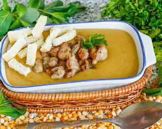 Гороховый суп пюре в мультиварке с копченой свиной грудинкой