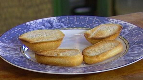 морковный суп-пюре с гренками и кинзой