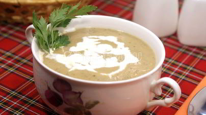 Сливочный суп-пюре из цуккини