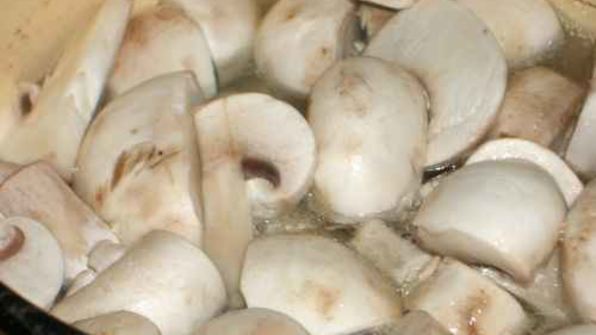 суп-пюре грибной с беконом