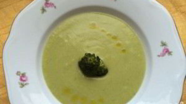 суп-пюре из брокколи с сыром