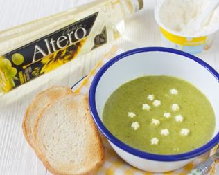 Суп-пюре из брокколи с творожным сыром