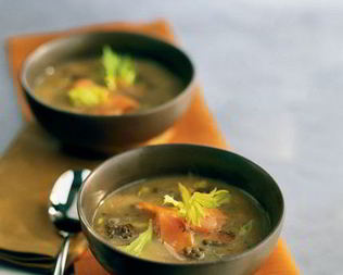 Суп-пюре из чечевицы с маринованным лососем