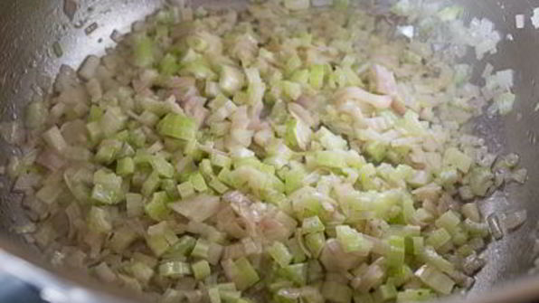 суп-пюре из горошка с запеченной курицей