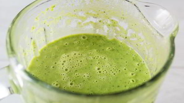 суп-пюре из горошка с запеченной курицей