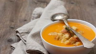 Суп-пюре из моркови с гренками