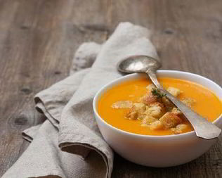 Суп-пюре из моркови с гренками