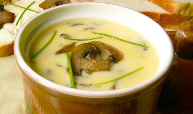 Суп-пюре из шампиньонов с плавленным сыром
