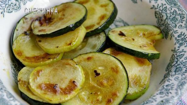 суп-пюре из цукини, брокколи и шампиньонов