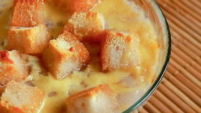 Суп-пюре из цветной капусты с пармезаном