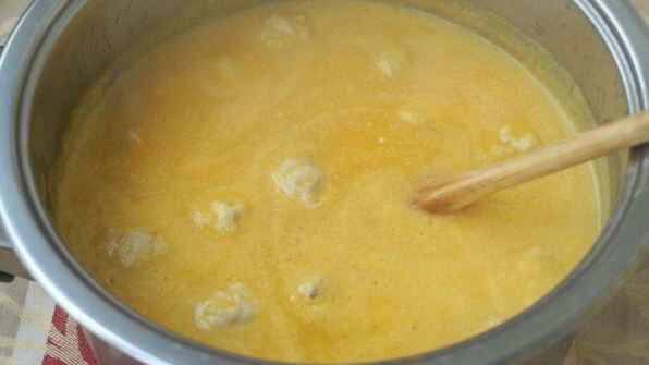 суп-пюре из тыквы с фрикадельками