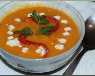 Суп-пюре из запеченной тыквы с перцами