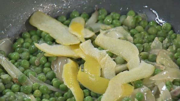суп-пюре из зеленого горошка и лимона
