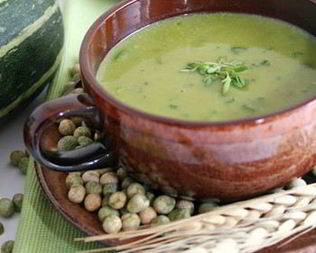 Суп-пюре с цукини и горошком