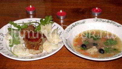 Суп с картофелем, рисом свининой и цветной капустой