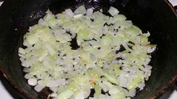 суп с картофелем, рисом свининой и цветной капустой