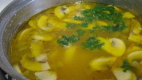 суп с мясом и грибами