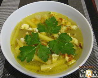 Суп с омлетом и спаржей
