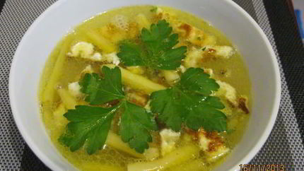 Суп с омлетом и спаржей