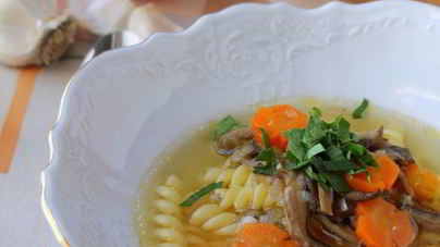 Суп с пастой и вешенками