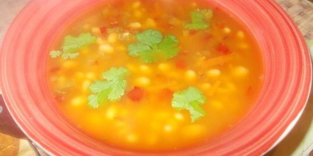 Рецепт тосканский суп из фасоли с розмарином и зеленый салат с огурцами и мятой