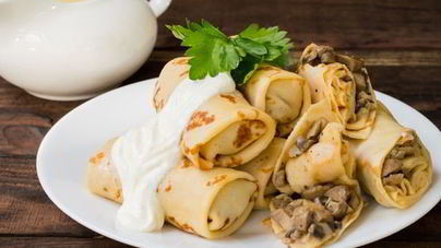 Ароматные блины с сыром и грибами