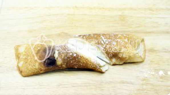 блинчики с мороженым и клубникой