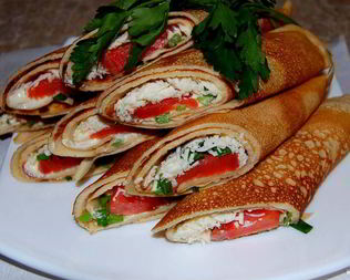 Блинчики с моцареллой и красной рыбой