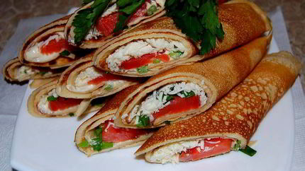 Блинчики с моцареллой и красной рыбой