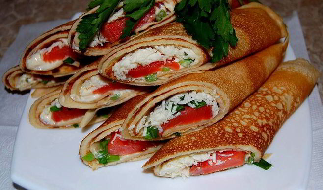 Блинчики с моцареллой и красной рыбой